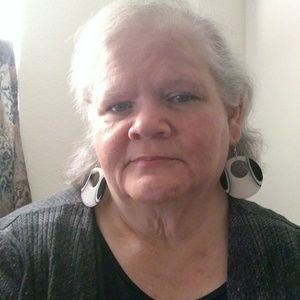 Meet your Posher, Cynthia